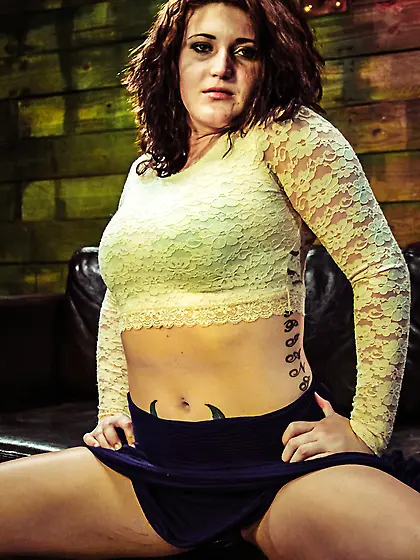 Bottom hand cuffs fistfucked