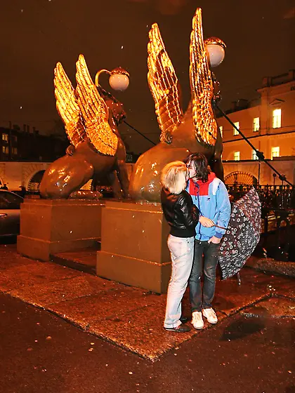 Sheyla has a boyfriend.