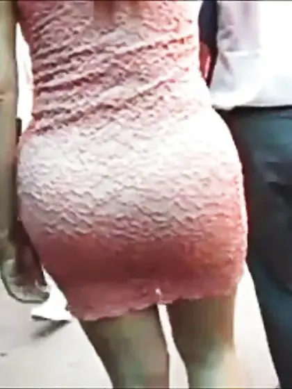 Minifalda de culona y yo chorreandome