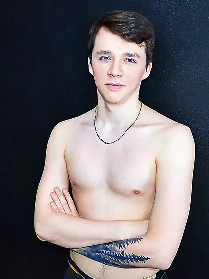 White young man sajiddao