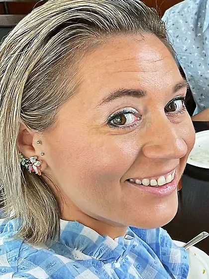 Jacquiline and Sarah have lesbian sex for GGW