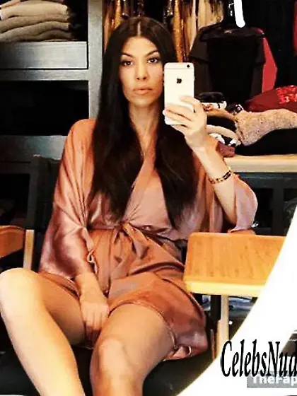 Kourtney Kardashian Nude