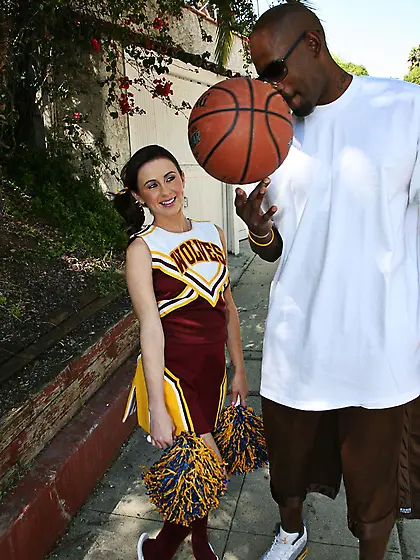 Pretty cheerleader Mae Lynn strips and plunges into dirty fuck w