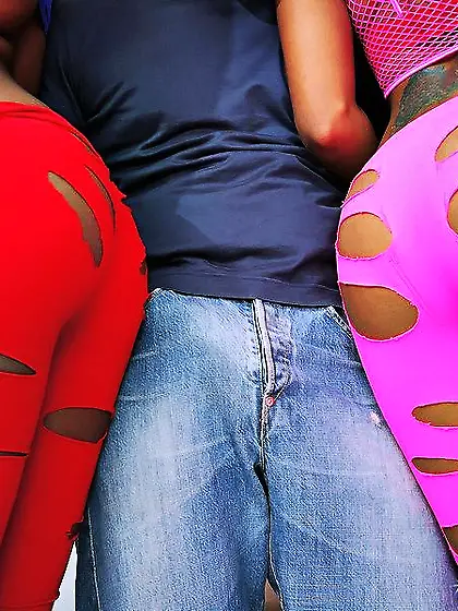 Filthy black babes Bunny Knight and Mckenzie Sweet are worshippi