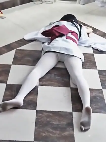 Defeated Kunoichi in Dirty Tabi Socks