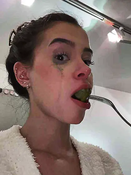 me eating food from the toilet