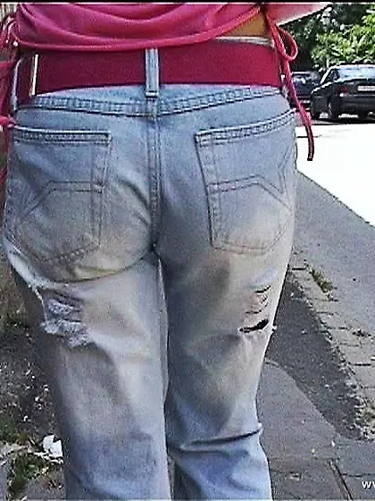 Angie Scott takes her little panties off and then fingers her sh