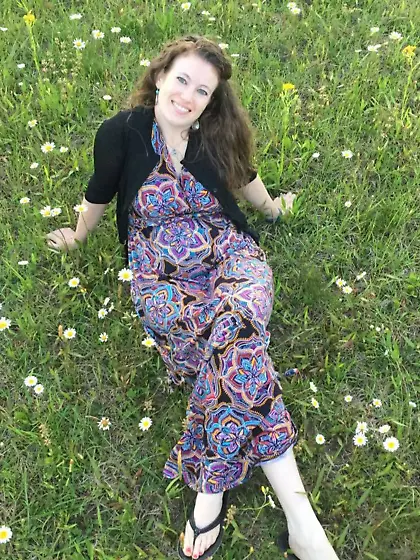 Mandi is convinced to flash her tits in the car