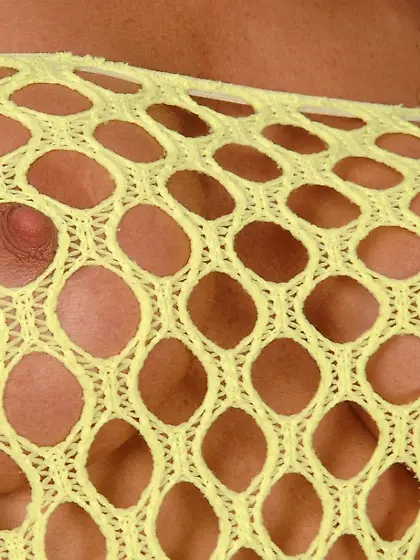 Enjoy a Deepthroat Frenzy With Cintia.