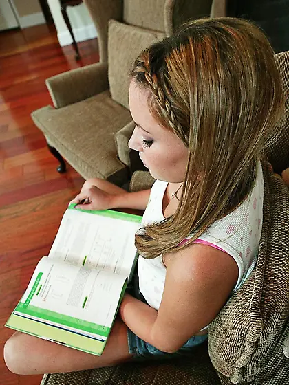 Spectacled old man sticks his hard dick in magnificent teen chic