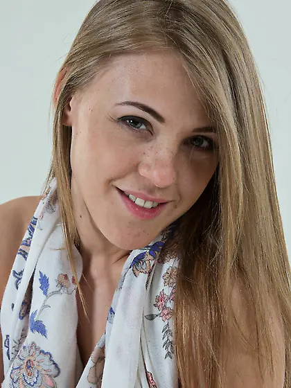 23: Portrait of Viola