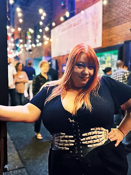 Missy has huge tits that she flashes at mardi gras