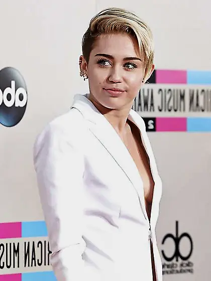 Beautiful Miley Cyrus 2013 American Music Awards