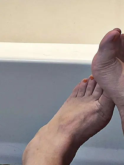 G’ana the fat dirty whore