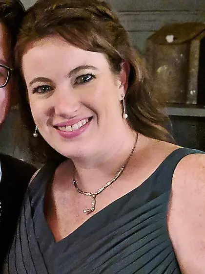 Mandi is convinced to flash her tits in the car