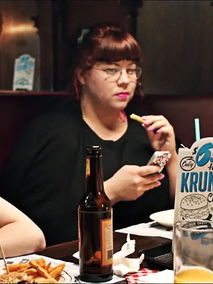 Babe black bra kisses