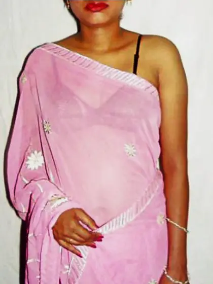 Indian wifey lurks her face