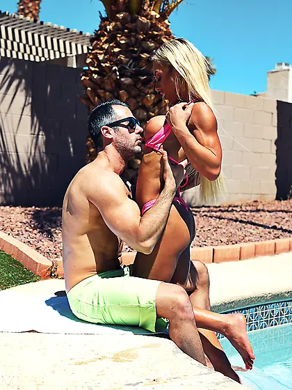 Fit Kitty pleasures her horny boyfriend by the pool