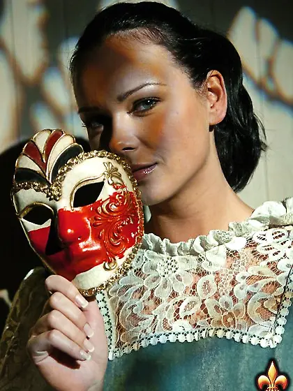 Hot brunette dress venetian