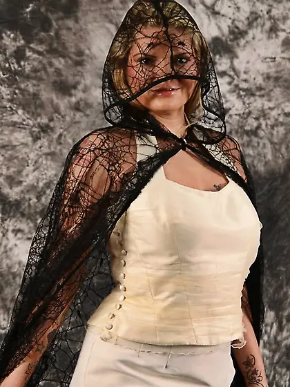 Photo shooting with Arabella May as a bride