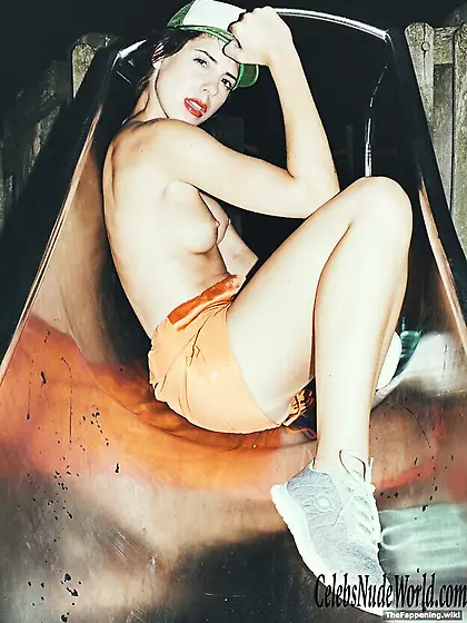 Franzi Skamet Nude