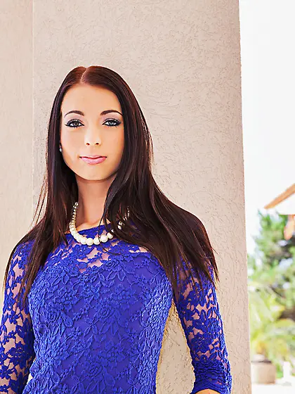 Brunette naked pool deepthroats