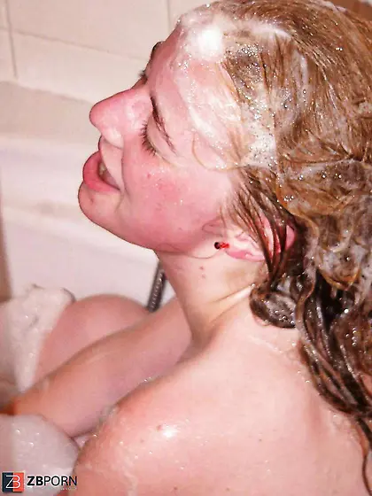 Belle small teenager rousse