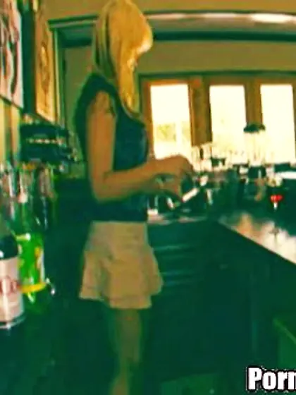 Holding leg high spread