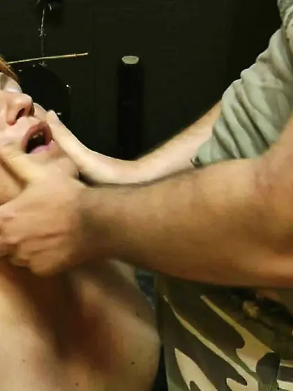 Deep Blowjobtraining on knees