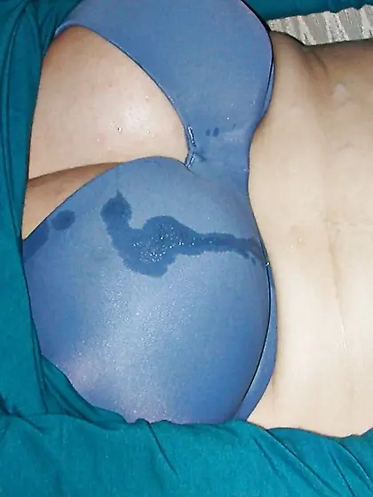 Fotos de una amiga dormida (SPUNKING HOOTERS DAME)