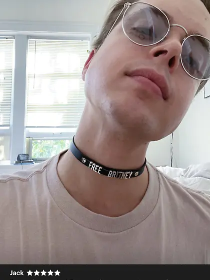 Guys wearing chokers or collar
