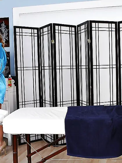 Lesbian latina pussy licking