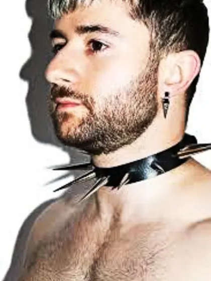 Guys wearing chokers or collar