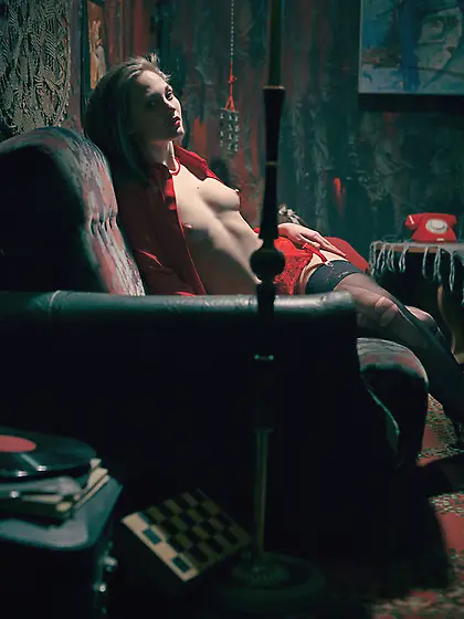 Indulging babe foxy body