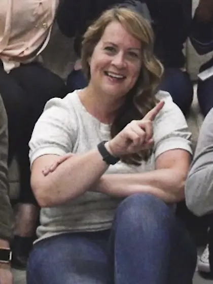 Thick ass Mary likes to strip