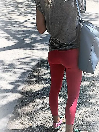 Leggings Candid (not OC)