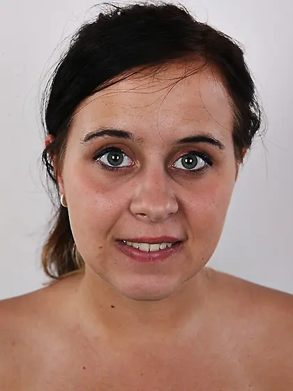 Plump ponytailed brunette chick