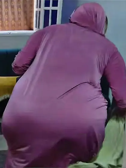 vey big ass mom
