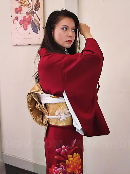 Lustful Asian milf Yuki Tsukamoto is taking dick to the limits i