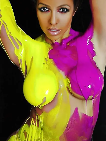 Vida Guerra Bod Paint