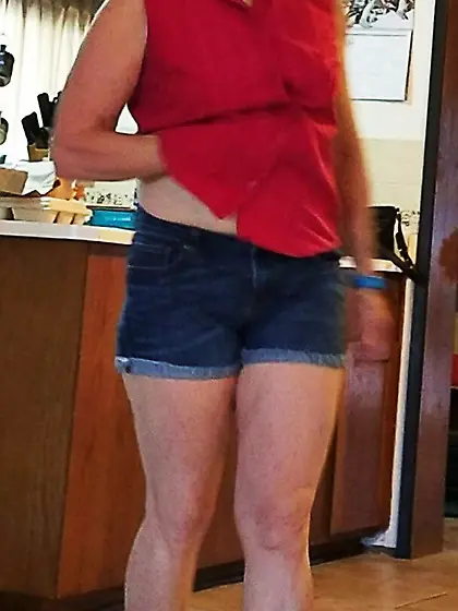 RED IS A FAMOUS WHORE