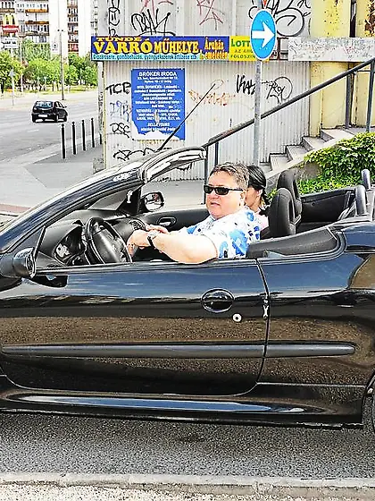 Appealing dark haired babe kissed and caressed before riding har