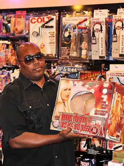 Kasey Grant takes her yellow dress off and gets her fanny rammed