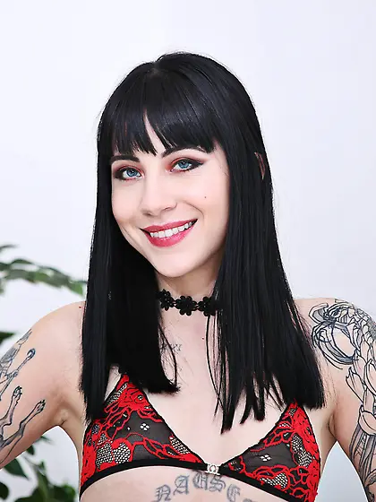 White doll dicked by black bulls 