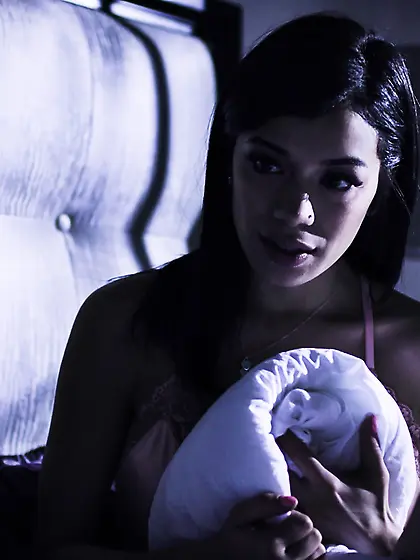 Savannah Sixx gets her trimmed pussy fingered and fucked well