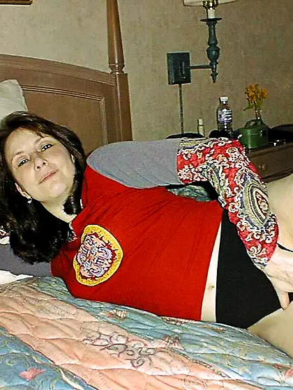 Victoria Suburban Slut Wife 19991228