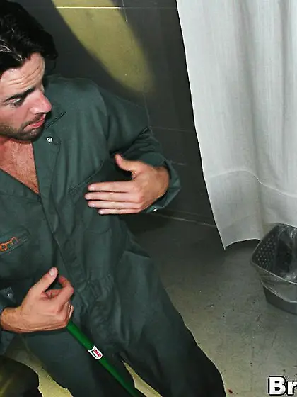 American latina office blowjob