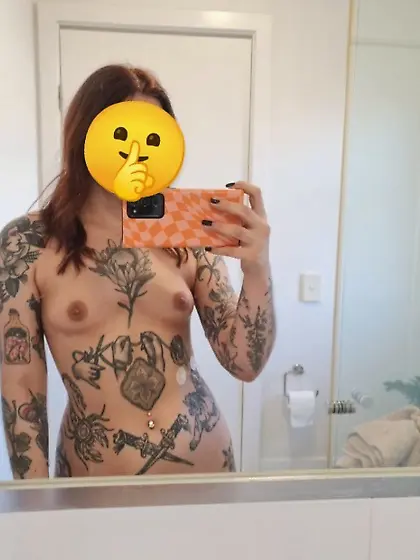 Mirror selfie white titties