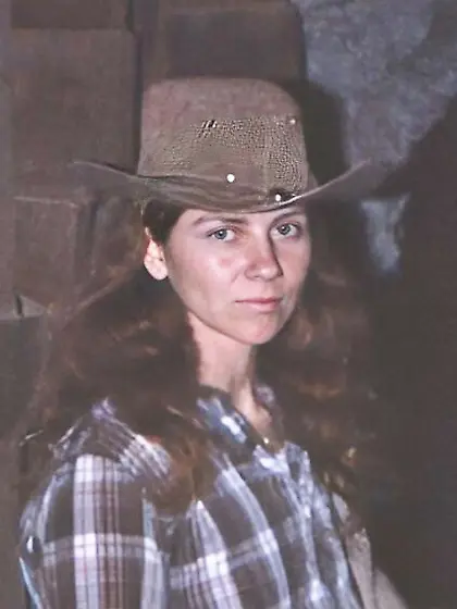 RED IS A FAMOUS WHORE