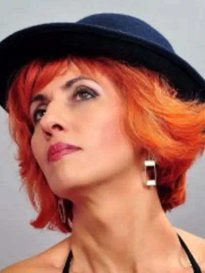 Redhead Xenia Cameltoe.